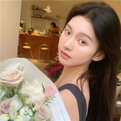 穿风信子蓝的少女